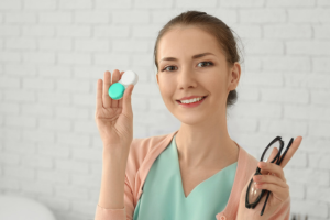 Лечение близорукости ортолинзами